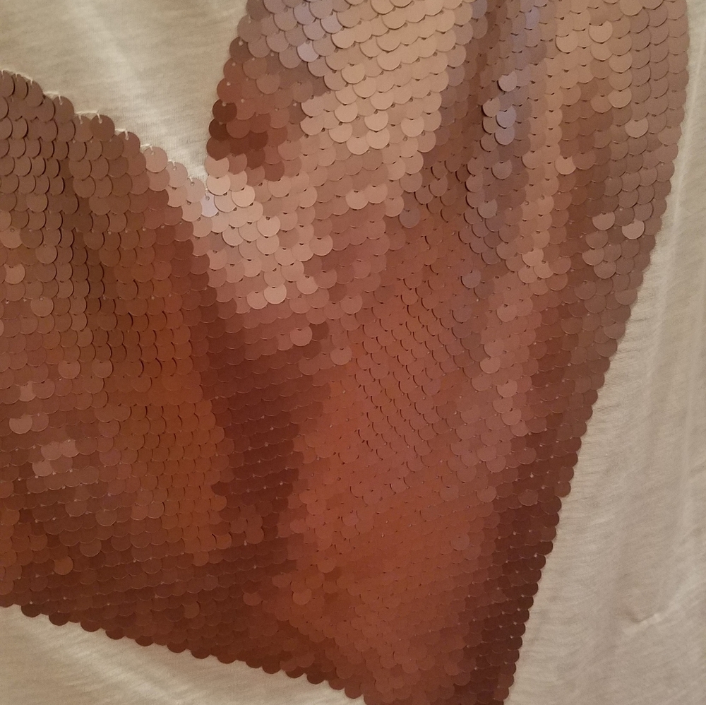 Express Sequin Heart Top - Picture 3 of 6